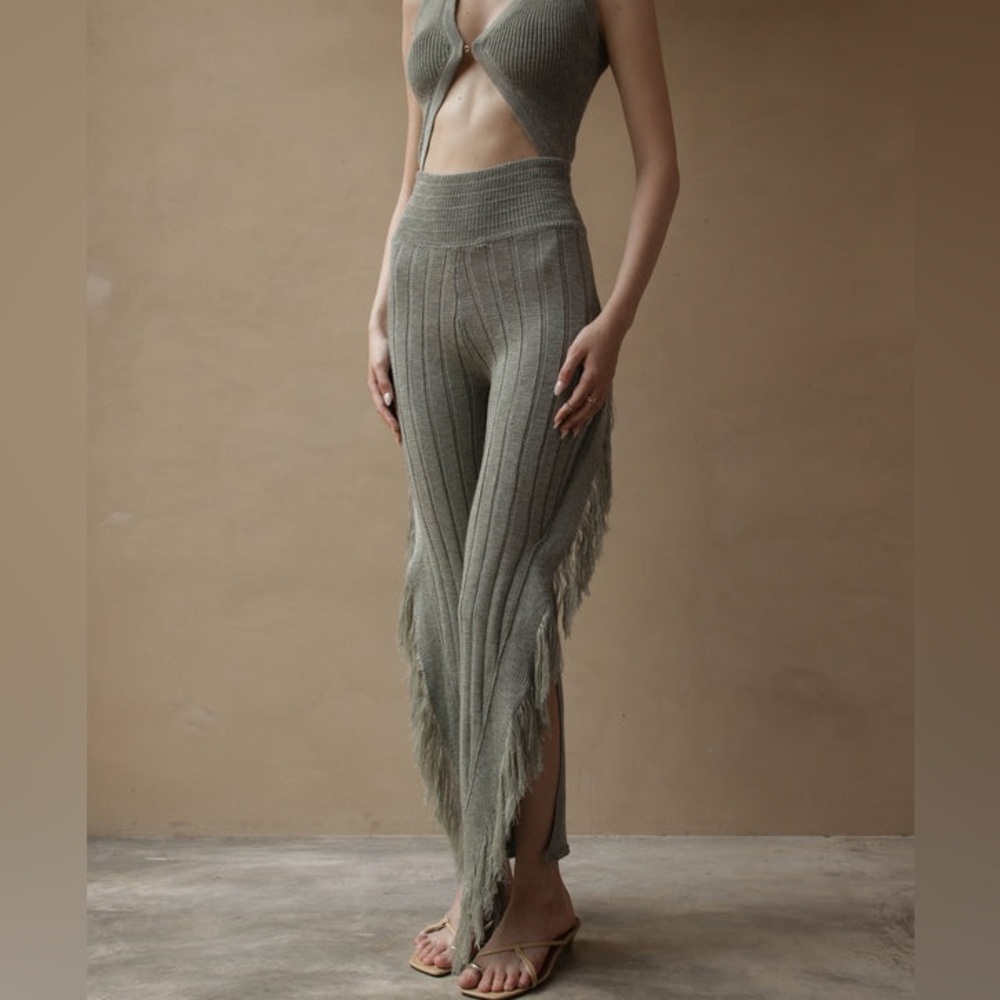 Ruve Nefi Top and Xeri Pants Set Khaki m